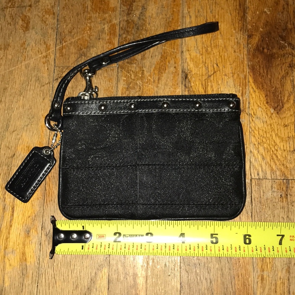 Coach - black wristlet